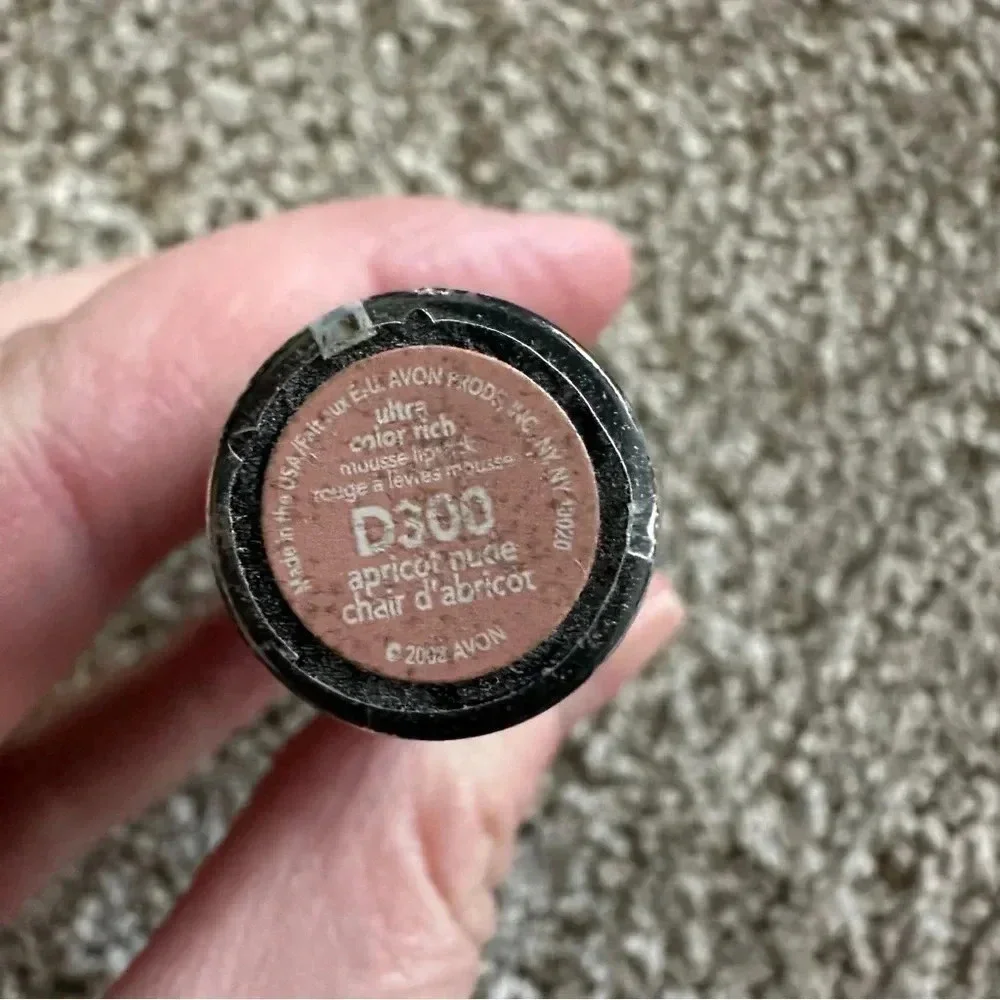 New Sealed Vintage Avon Ultra Color Rich Mousse Lipstick D300‎ Apricot Nude